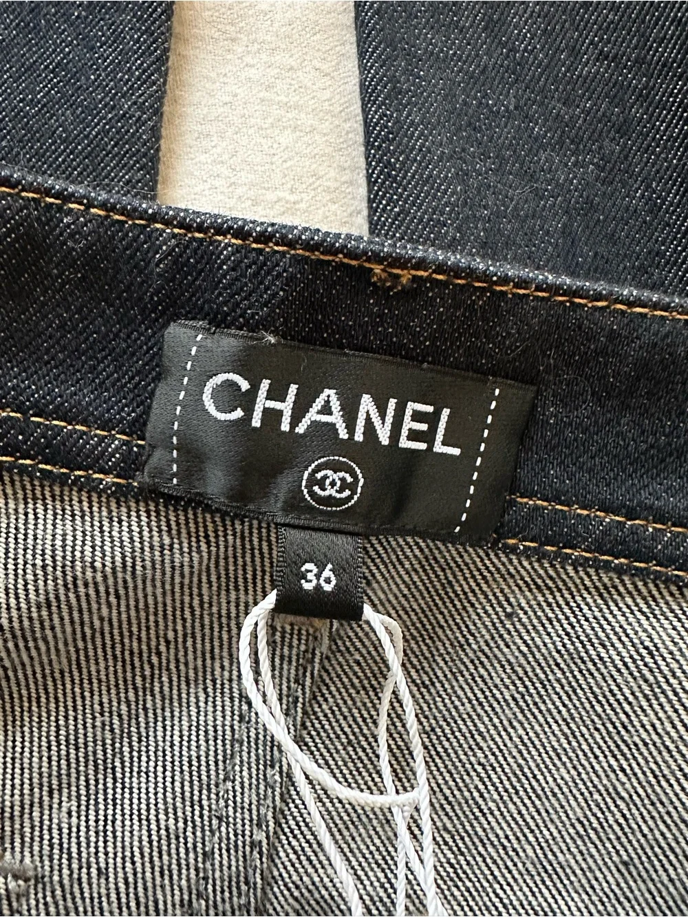 Chanel 26b Blazy Dark Blue Denim large CC Logo Cargo Jeans Size 36